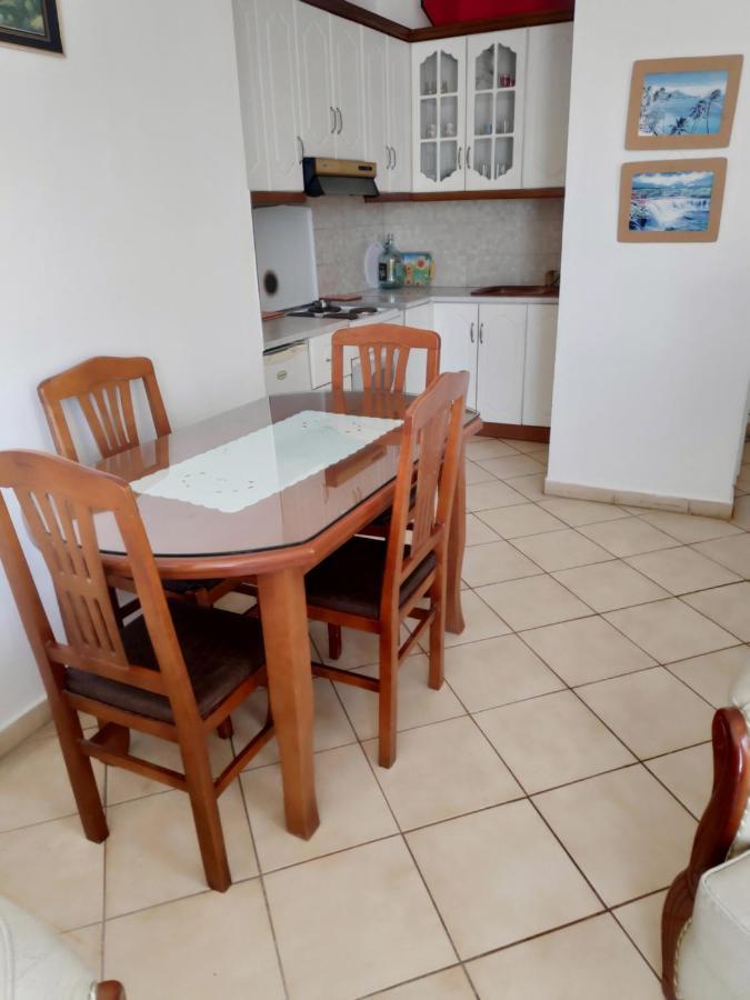 Private Studio Sea View 2 Minutes Away From Beach Saranda Zewnętrze zdjęcie